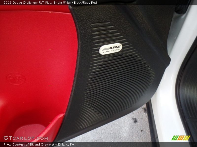 Bright White / Black/Ruby Red 2016 Dodge Challenger R/T Plus