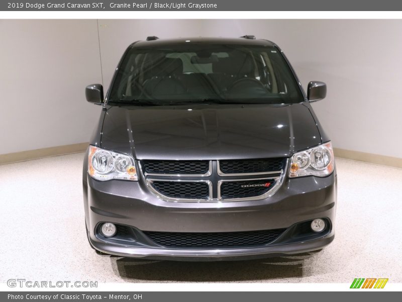 Granite Pearl / Black/Light Graystone 2019 Dodge Grand Caravan SXT