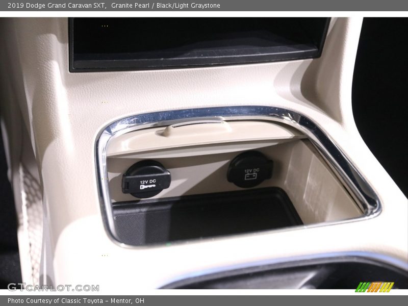 Granite Pearl / Black/Light Graystone 2019 Dodge Grand Caravan SXT