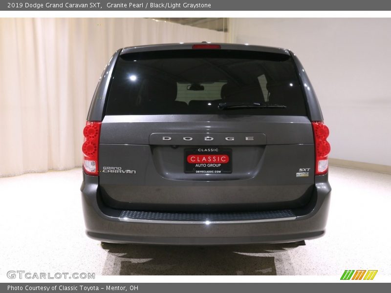 Granite Pearl / Black/Light Graystone 2019 Dodge Grand Caravan SXT