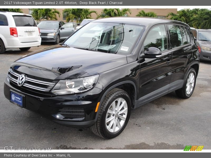 Front 3/4 View of 2017 Tiguan Limited 2.0T 4Motion