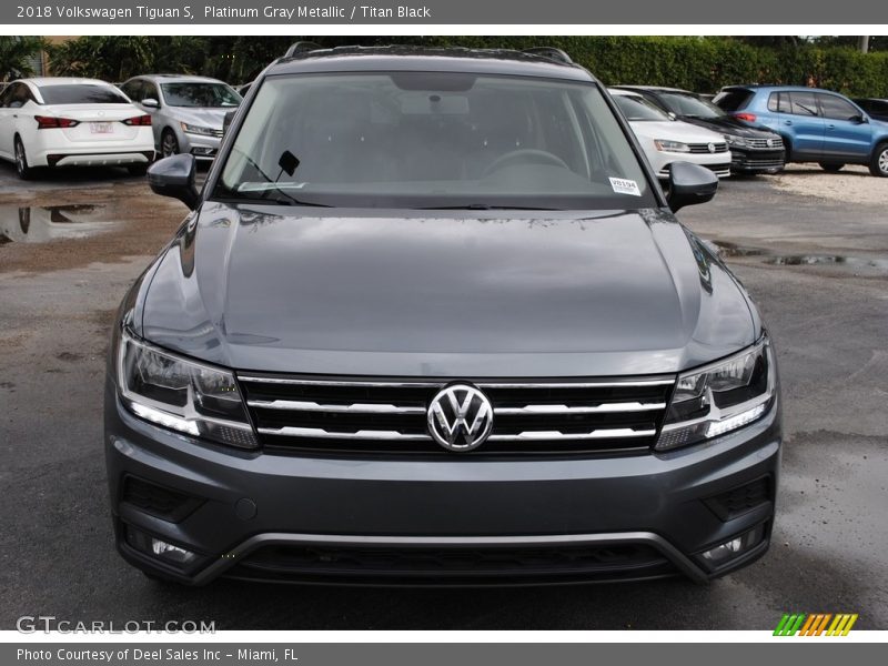 Platinum Gray Metallic / Titan Black 2018 Volkswagen Tiguan S