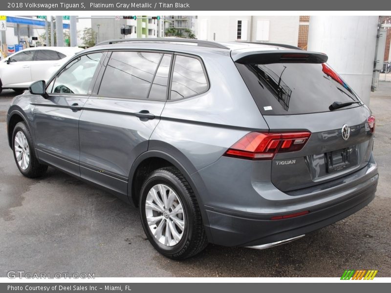 Platinum Gray Metallic / Titan Black 2018 Volkswagen Tiguan S
