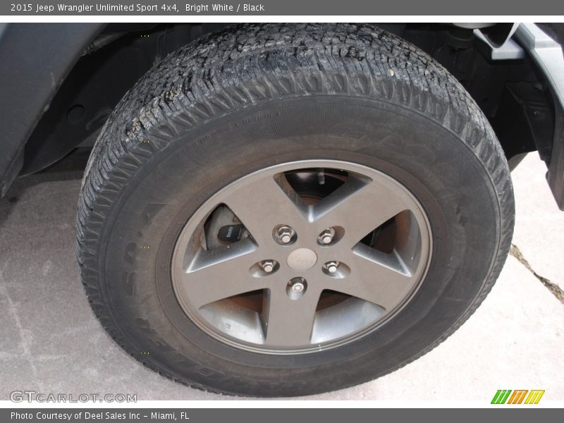 Bright White / Black 2015 Jeep Wrangler Unlimited Sport 4x4