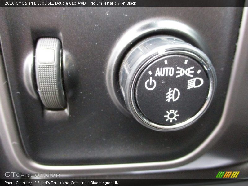 Iridium Metallic / Jet Black 2016 GMC Sierra 1500 SLE Double Cab 4WD