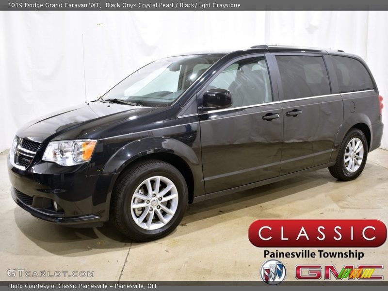 Black Onyx Crystal Pearl / Black/Light Graystone 2019 Dodge Grand Caravan SXT