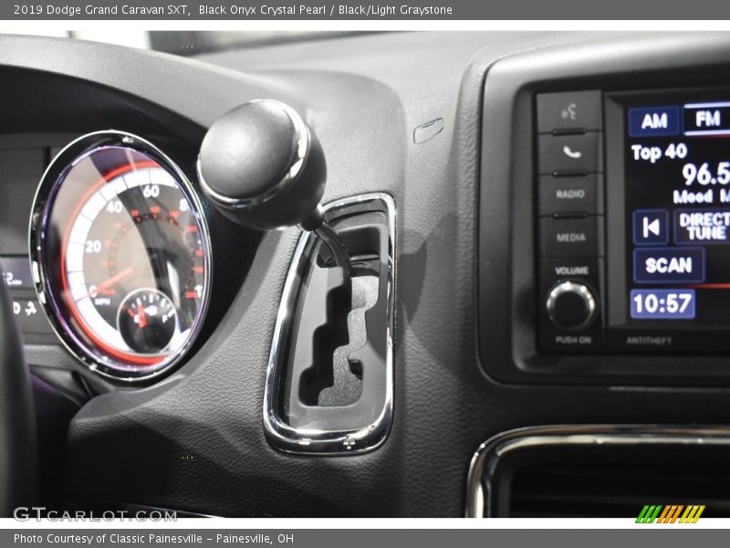 Black Onyx Crystal Pearl / Black/Light Graystone 2019 Dodge Grand Caravan SXT