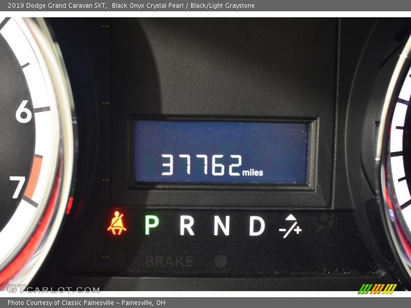 Black Onyx Crystal Pearl / Black/Light Graystone 2019 Dodge Grand Caravan SXT