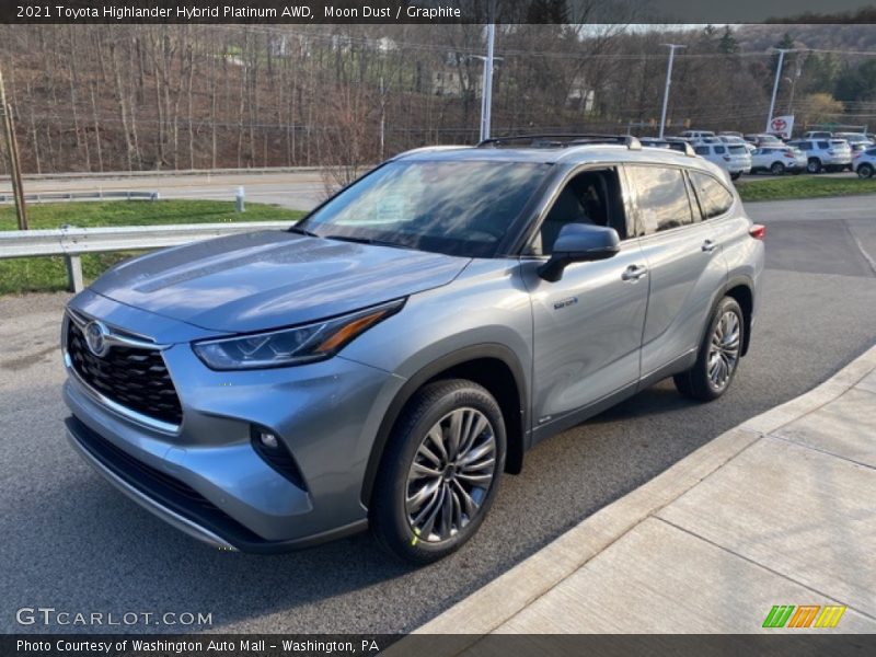 Front 3/4 View of 2021 Highlander Hybrid Platinum AWD