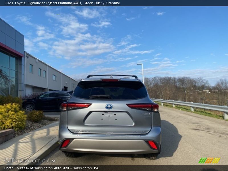 Moon Dust / Graphite 2021 Toyota Highlander Hybrid Platinum AWD