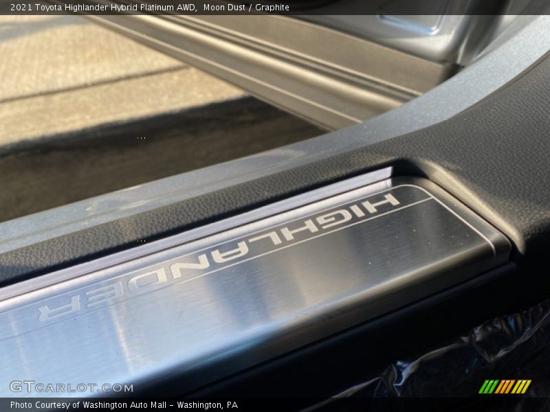 Moon Dust / Graphite 2021 Toyota Highlander Hybrid Platinum AWD