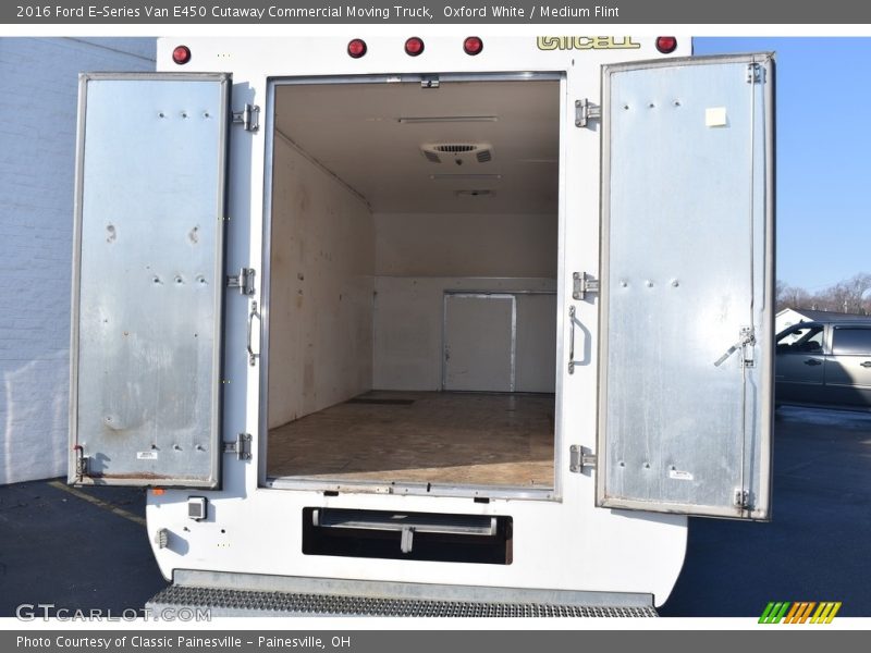 Oxford White / Medium Flint 2016 Ford E-Series Van E450 Cutaway Commercial Moving Truck