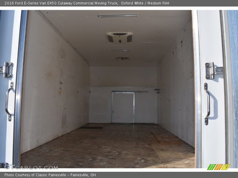 Oxford White / Medium Flint 2016 Ford E-Series Van E450 Cutaway Commercial Moving Truck