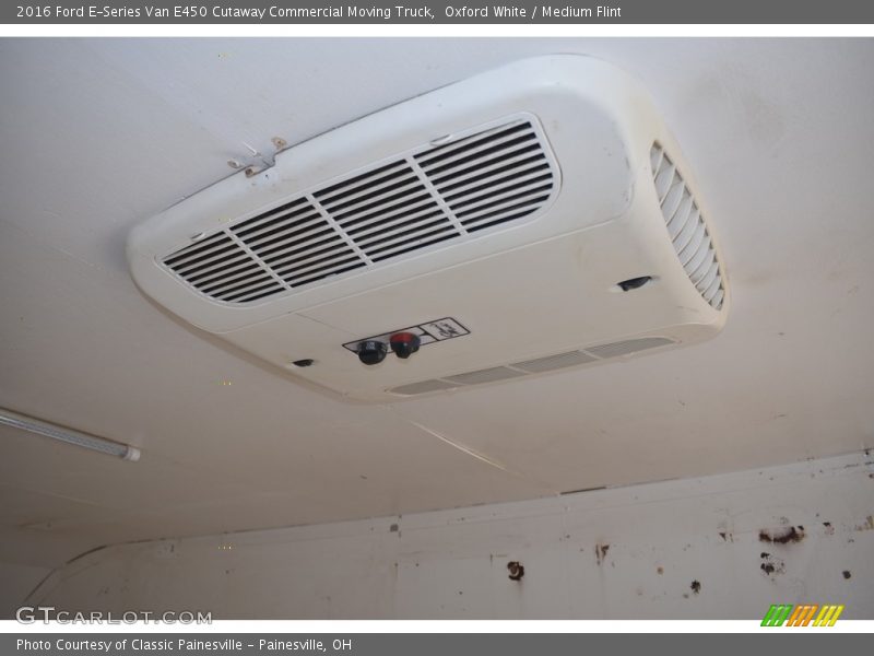 Oxford White / Medium Flint 2016 Ford E-Series Van E450 Cutaway Commercial Moving Truck