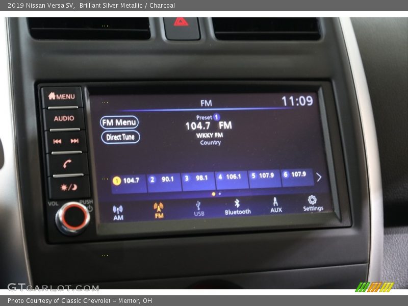 Brilliant Silver Metallic / Charcoal 2019 Nissan Versa SV