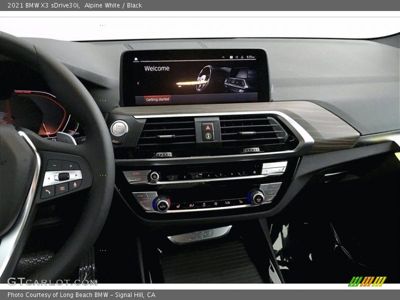 Alpine White / Black 2021 BMW X3 sDrive30i