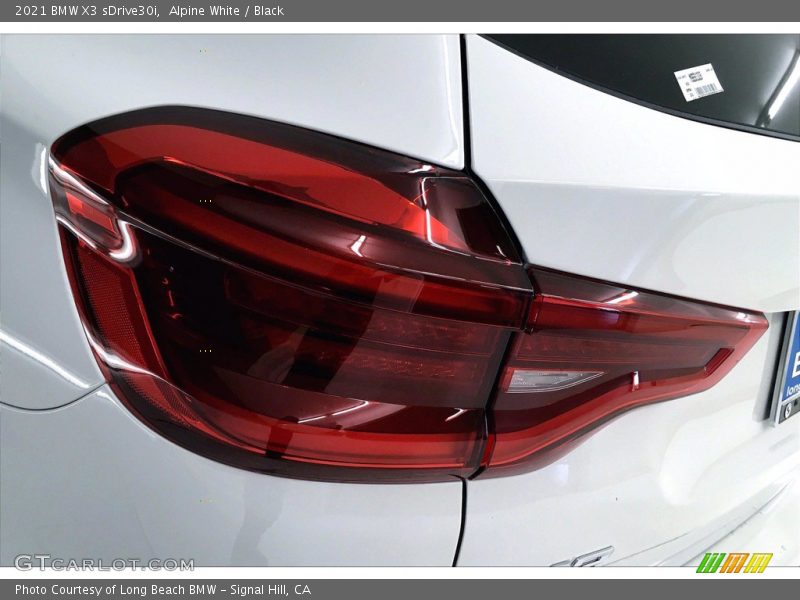 Alpine White / Black 2021 BMW X3 sDrive30i
