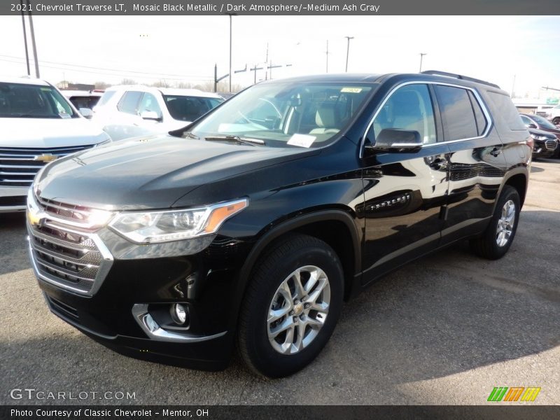 Mosaic Black Metallic / Dark Atmosphere/­Medium Ash Gray 2021 Chevrolet Traverse LT