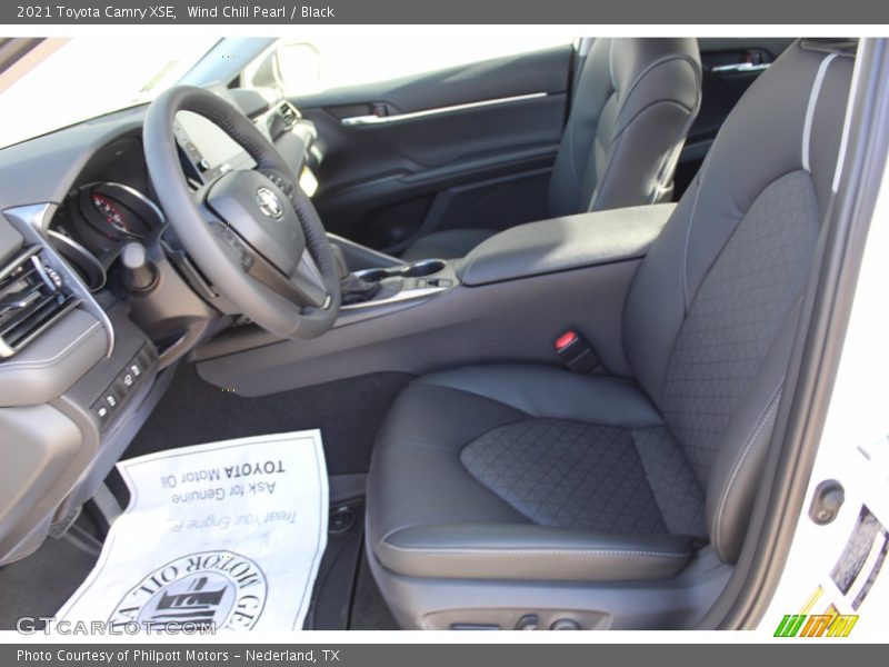 Wind Chill Pearl / Black 2021 Toyota Camry XSE
