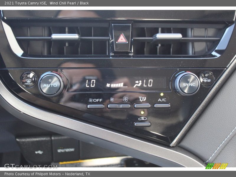 Wind Chill Pearl / Black 2021 Toyota Camry XSE