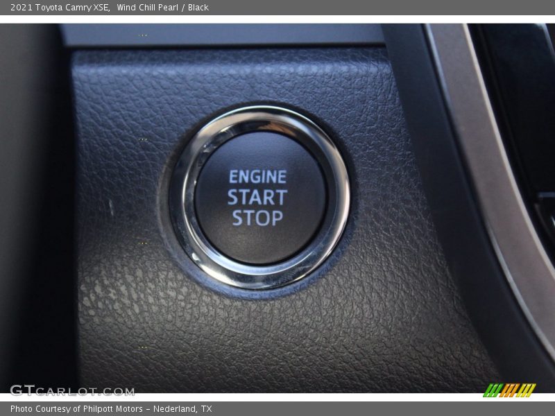 Wind Chill Pearl / Black 2021 Toyota Camry XSE