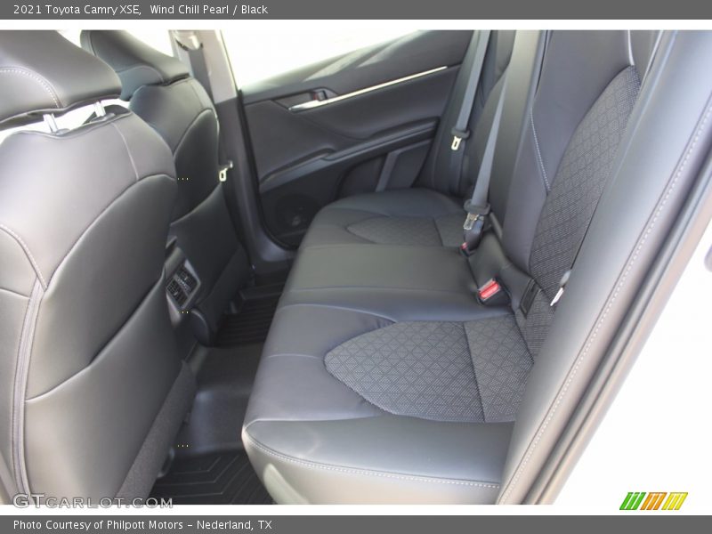 Wind Chill Pearl / Black 2021 Toyota Camry XSE