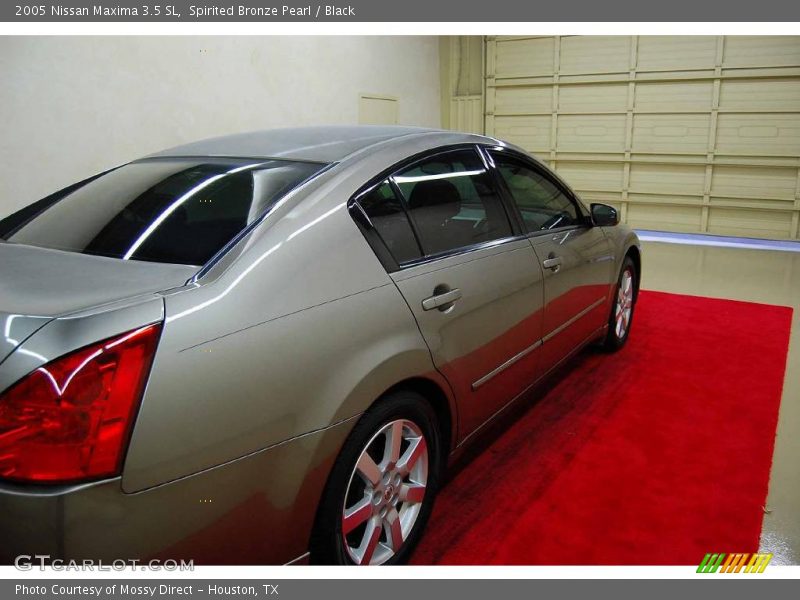 Spirited Bronze Pearl / Black 2005 Nissan Maxima 3.5 SL