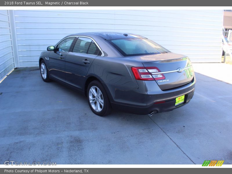 Magnetic / Charcoal Black 2018 Ford Taurus SEL