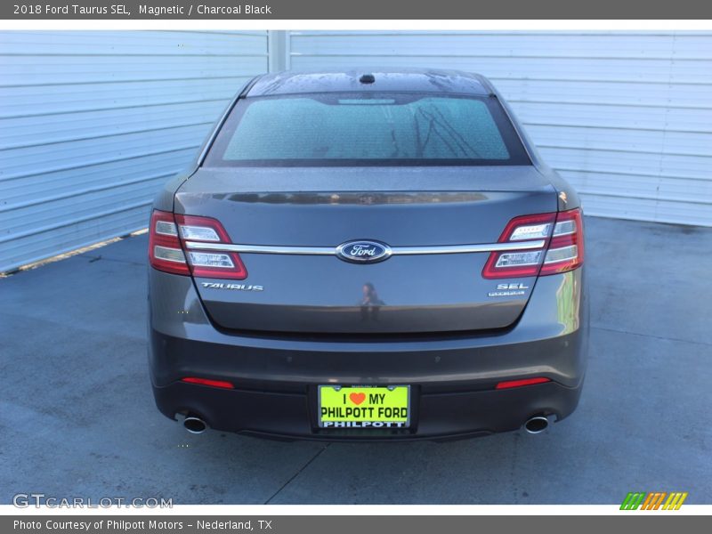 Magnetic / Charcoal Black 2018 Ford Taurus SEL