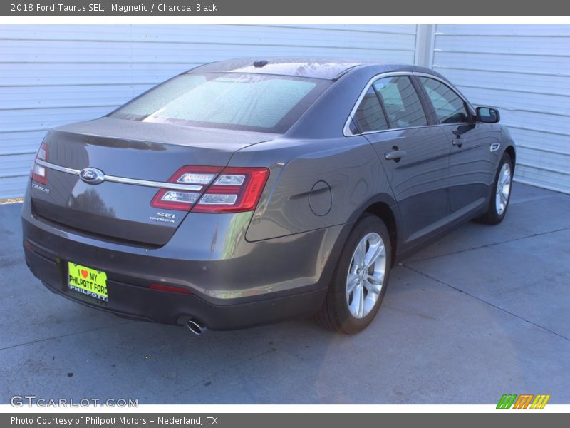 Magnetic / Charcoal Black 2018 Ford Taurus SEL