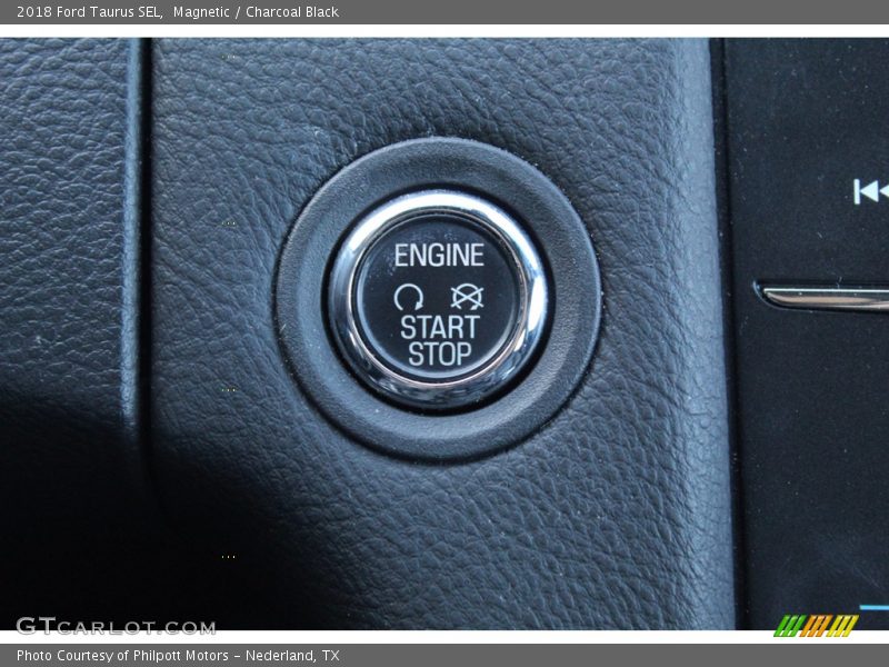 Magnetic / Charcoal Black 2018 Ford Taurus SEL
