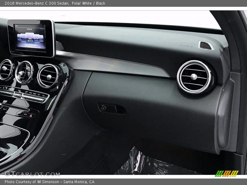 Polar White / Black 2018 Mercedes-Benz C 300 Sedan