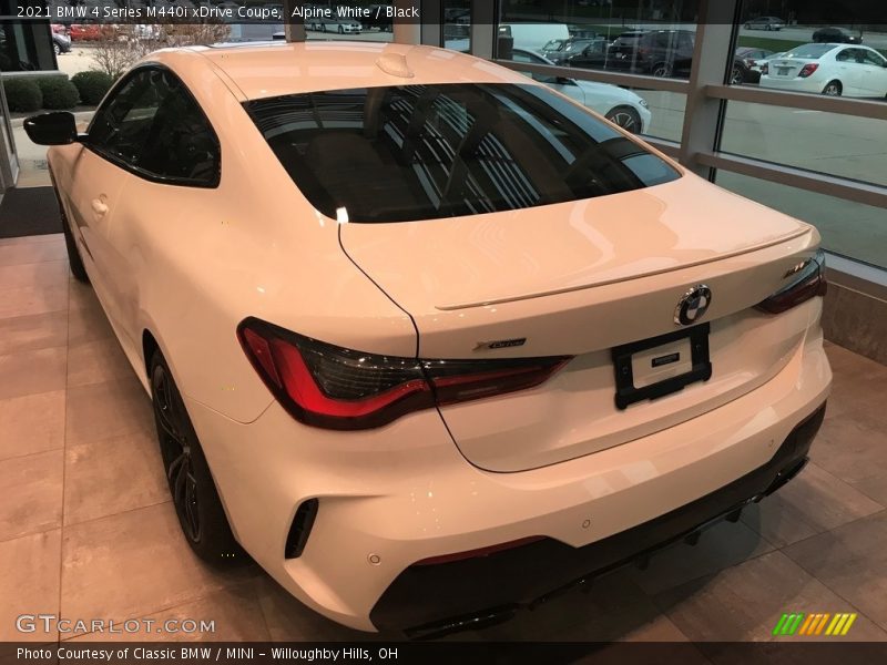 Alpine White / Black 2021 BMW 4 Series M440i xDrive Coupe