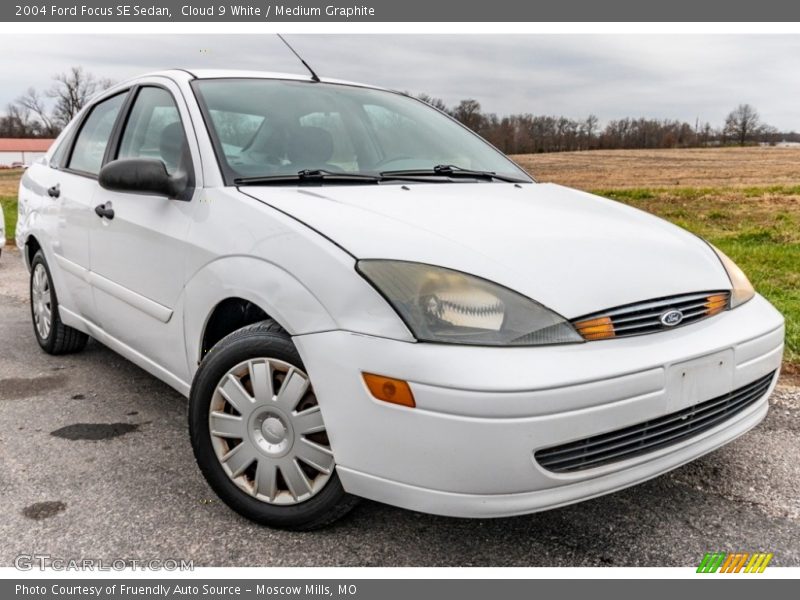 Cloud 9 White / Medium Graphite 2004 Ford Focus SE Sedan