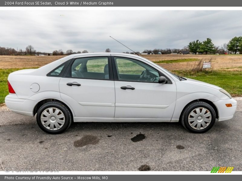 Cloud 9 White / Medium Graphite 2004 Ford Focus SE Sedan
