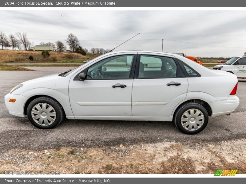 Cloud 9 White / Medium Graphite 2004 Ford Focus SE Sedan