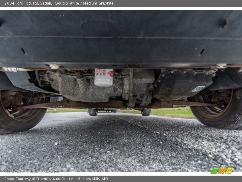 Cloud 9 White / Medium Graphite 2004 Ford Focus SE Sedan