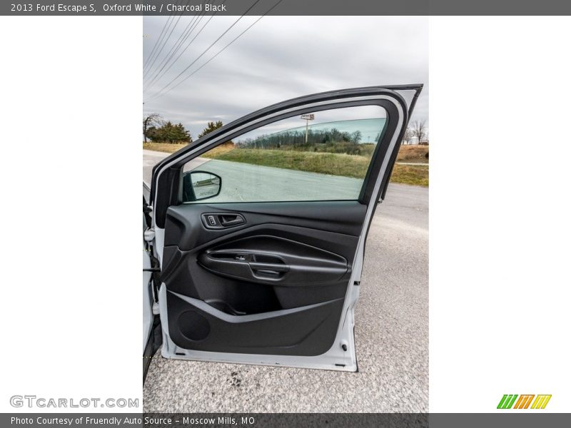 Oxford White / Charcoal Black 2013 Ford Escape S