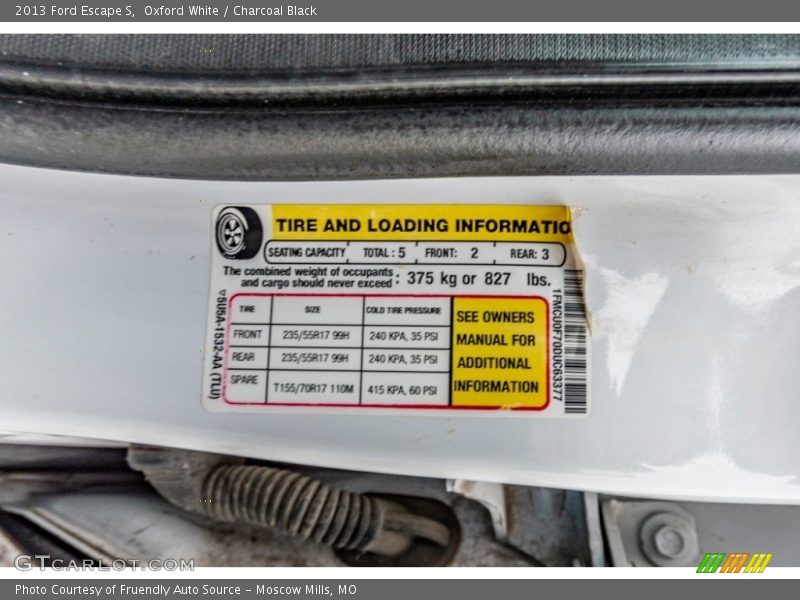 Oxford White / Charcoal Black 2013 Ford Escape S