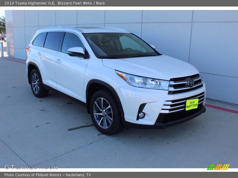 Blizzard Pearl White / Black 2019 Toyota Highlander XLE