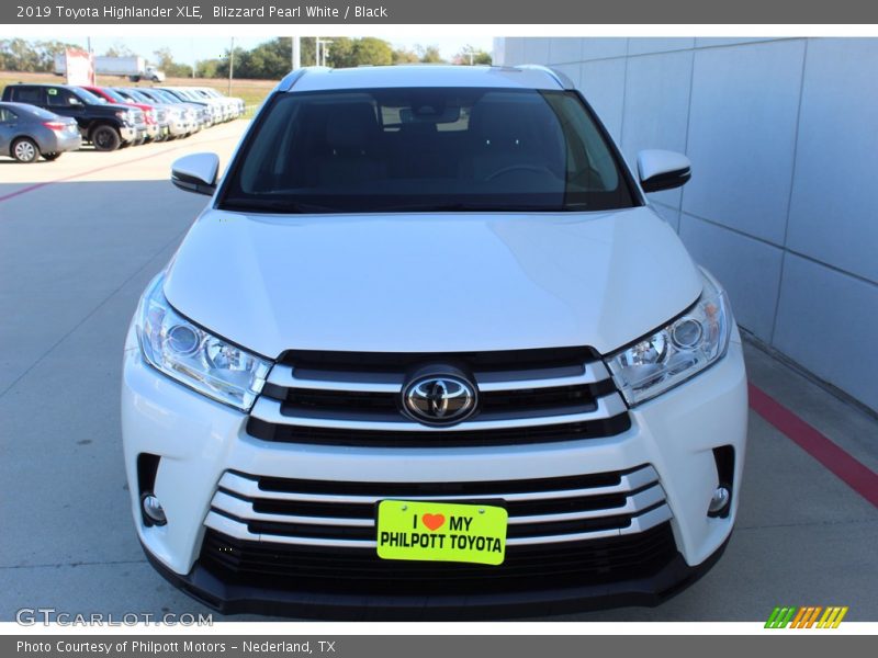 Blizzard Pearl White / Black 2019 Toyota Highlander XLE