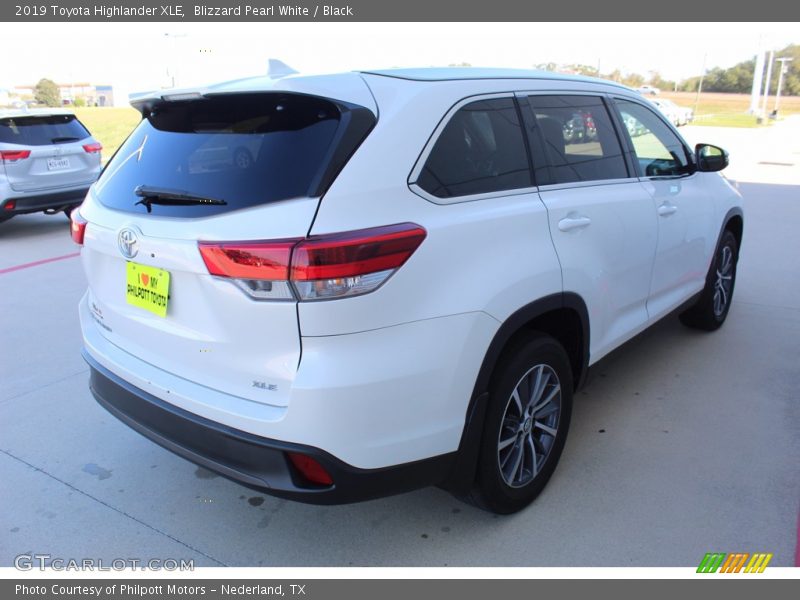 Blizzard Pearl White / Black 2019 Toyota Highlander XLE