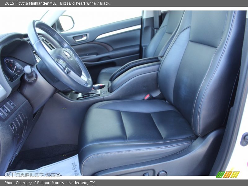 Blizzard Pearl White / Black 2019 Toyota Highlander XLE