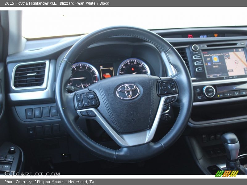 Blizzard Pearl White / Black 2019 Toyota Highlander XLE