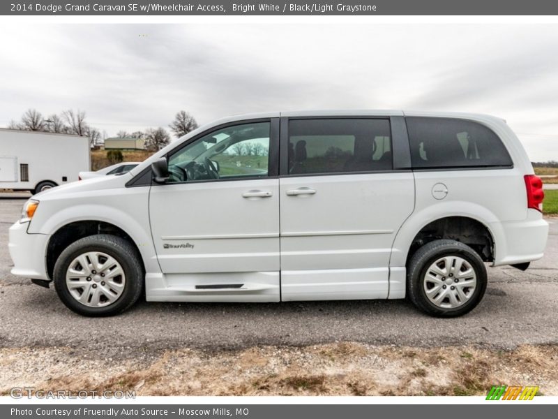  2014 Grand Caravan SE w/Wheelchair Access Bright White