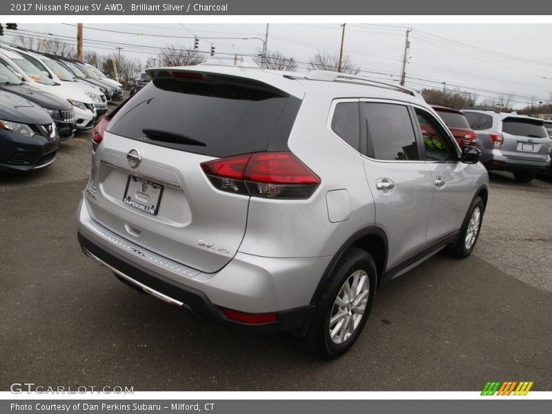 Brilliant Silver / Charcoal 2017 Nissan Rogue SV AWD