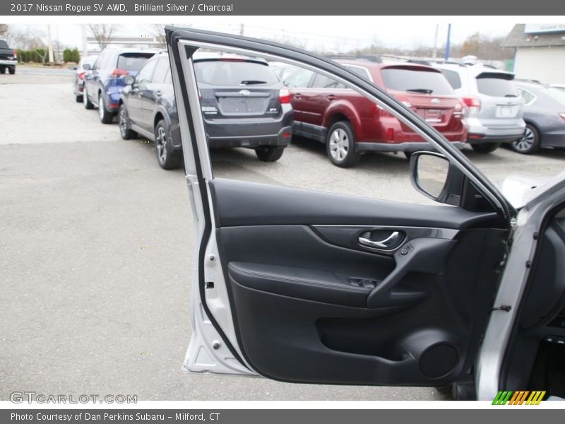 Brilliant Silver / Charcoal 2017 Nissan Rogue SV AWD