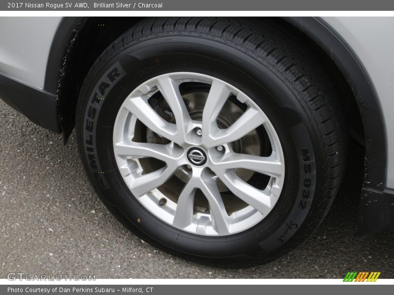 Brilliant Silver / Charcoal 2017 Nissan Rogue SV AWD