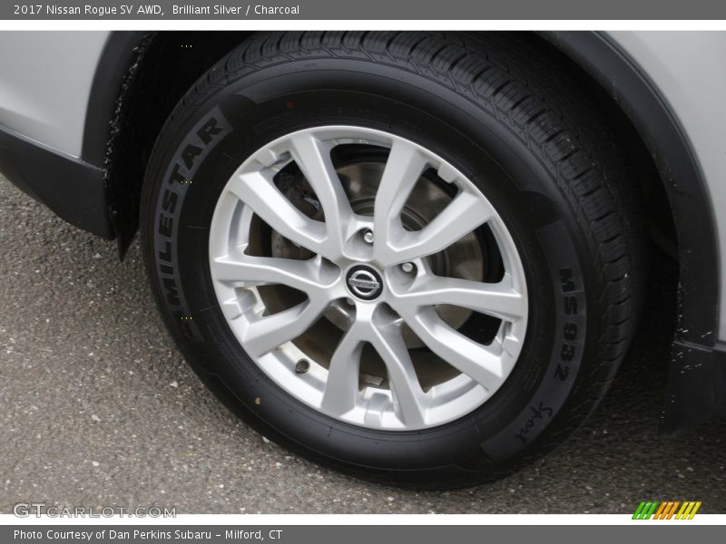 Brilliant Silver / Charcoal 2017 Nissan Rogue SV AWD