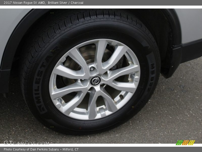 Brilliant Silver / Charcoal 2017 Nissan Rogue SV AWD